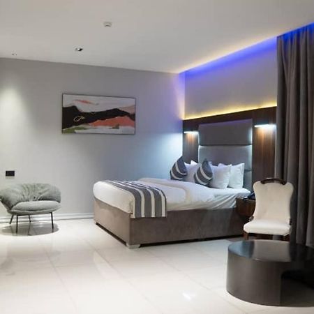 Gravity Hotels By Ace โอเวอร์รี ภายนอก รูปภาพ
